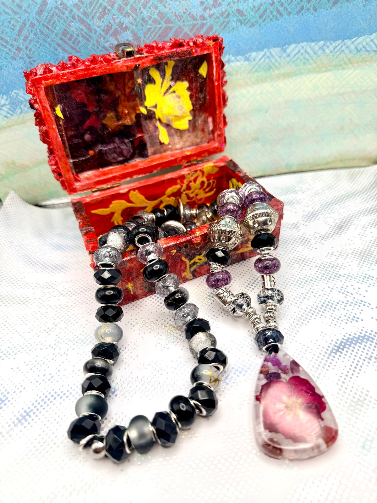 Beaded Necklace Treasure Gift Box